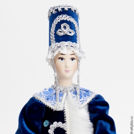 Кукла Тверская барышня в зимнем наряде 30 см.