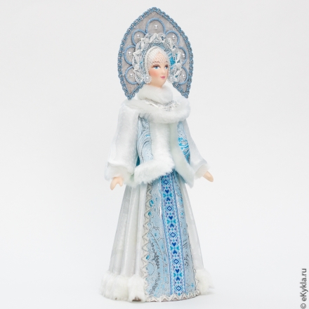 Кукла Снегурочка-блондинка в кокошнике серебро 31см