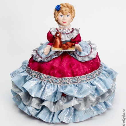Кукла на самовар Купчиха с чайным набором 35см