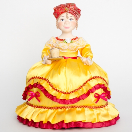 Кукла-грелка на чайник с чашкой чая желтая 30см